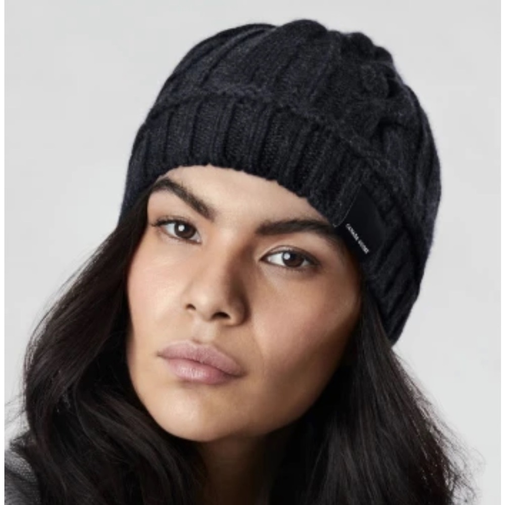 NWT Canada Goose Cable Knit Toque Navy